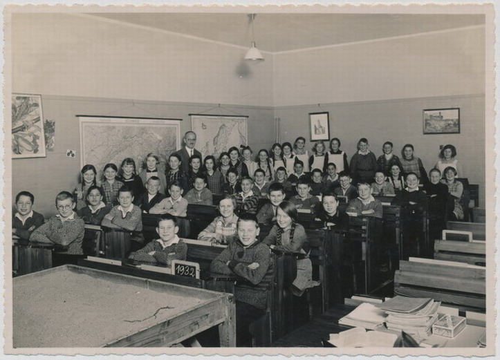 Klasse Lehrer Füeg 1932
